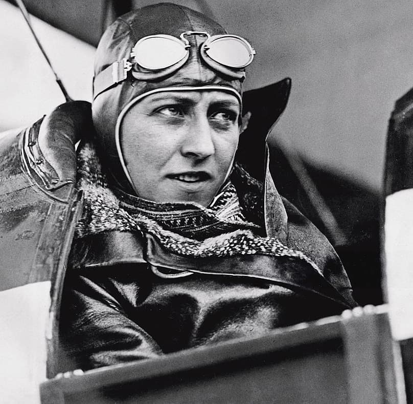 Amy_Johnson_1930-06-14